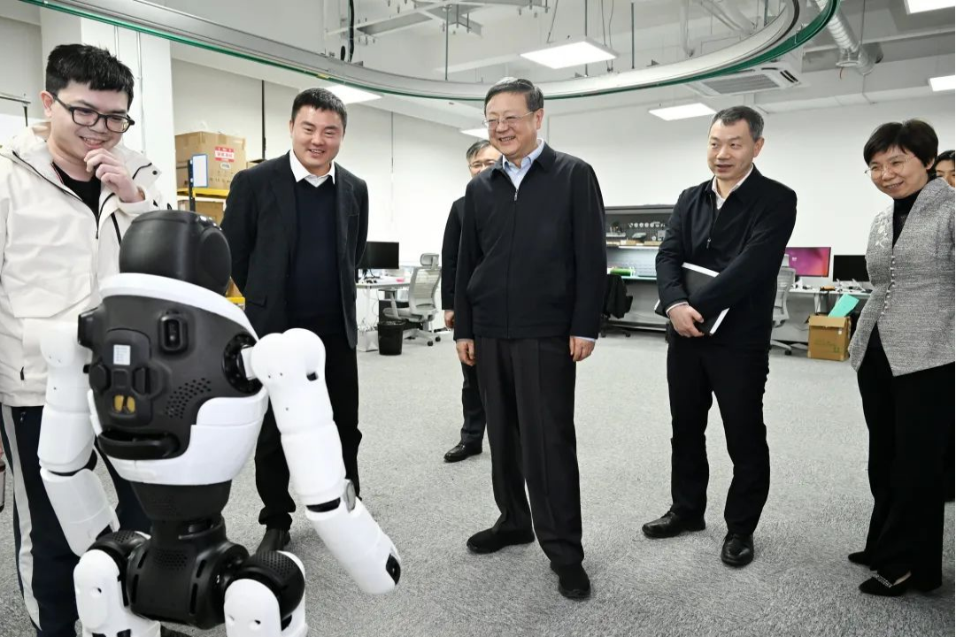上海市委书记陈吉宁专题调研黄金城机器人